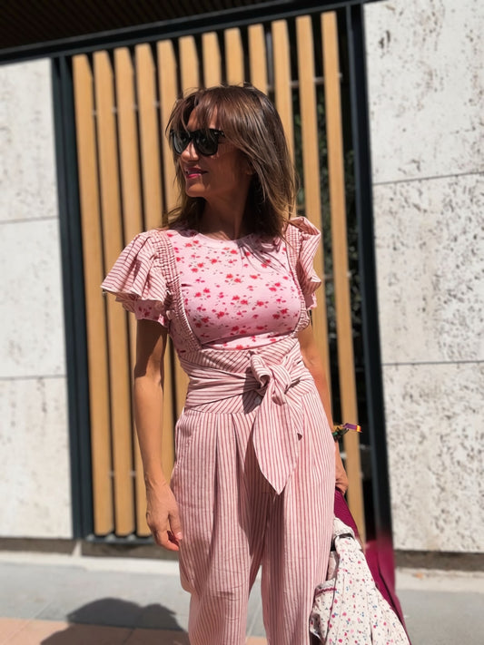 Camiseta ajustada de flores rosa