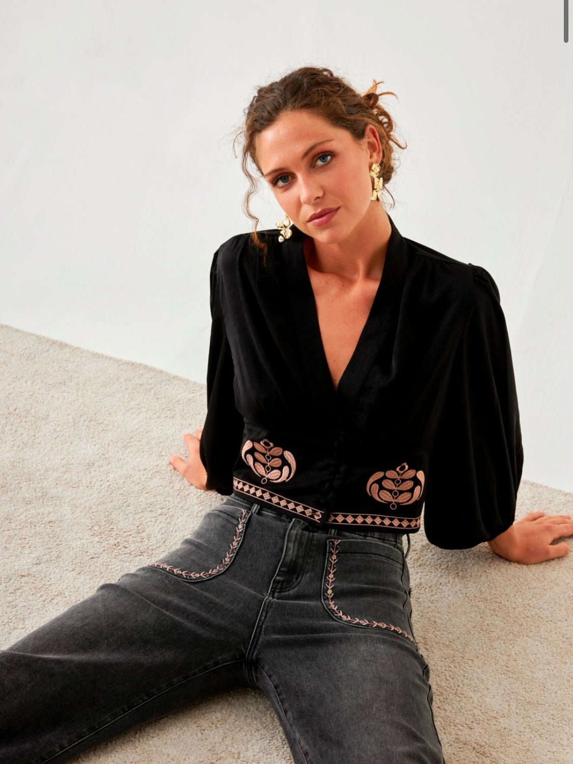 Blusa entallada con bordado NAÏF - Little MooN