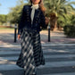 Chaqueta Napoleon vaquera y falda de cuadros de otoño de Little MooN