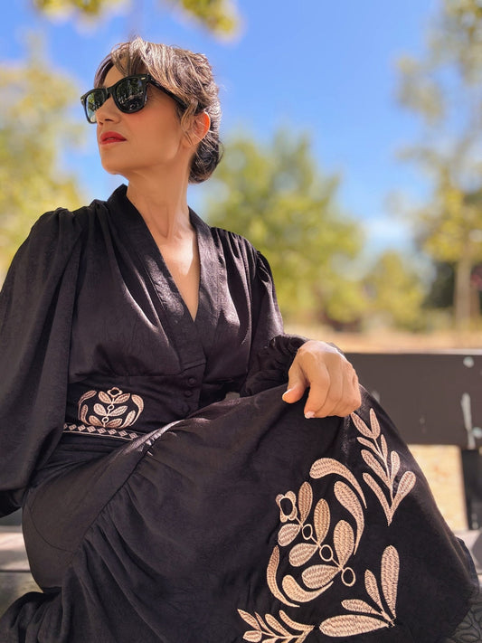 Blusa entallada con bordado NAÏF - Little MooN
